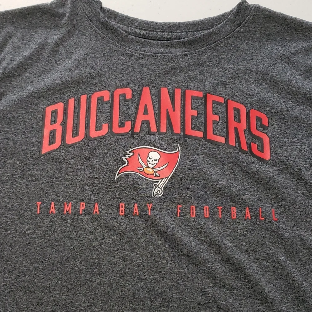 TAMPA BAY BUCS shirt